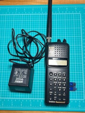 Uniden Bearcat BC245XLT Trunk Tracker II 300 Channel 12-Band Scanner